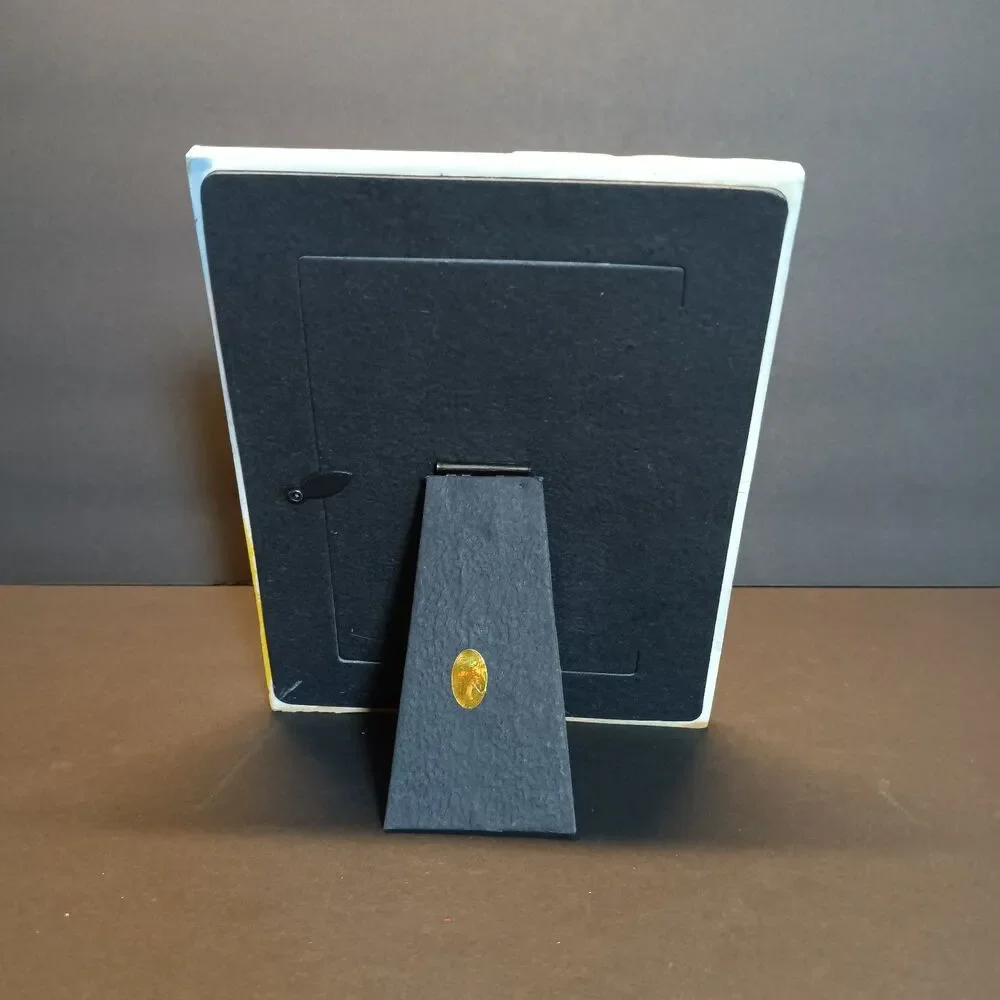 Free Standing Picture Frame © Carol Eldridge The Unique Collection 3 1/2